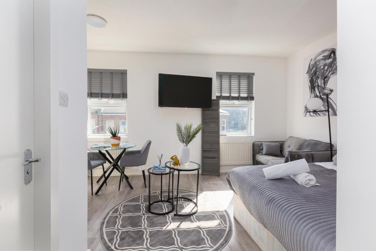 Studio Apt, 8 Min Walk From Tube 3 London Exterior photo