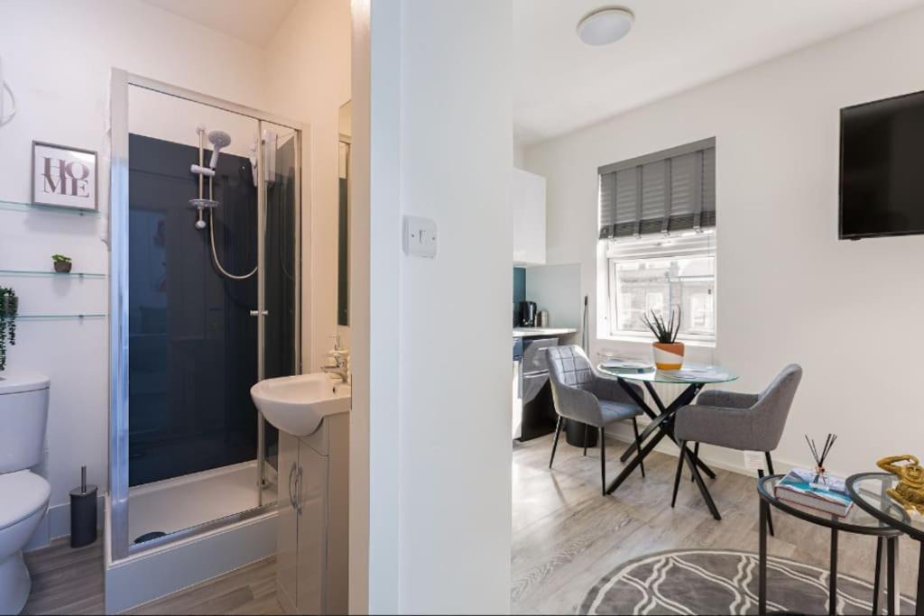 Studio Apt, 8 Min Walk From Tube 3 London Exterior photo